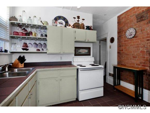25 Highland Street - Photo 17