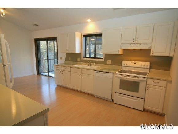 140 Beechwood Circle - Photo 3