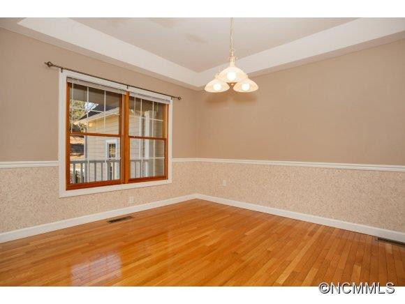 14 Pinecroft Road - Photo 2