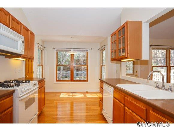 14 Pinecroft Road - Photo 4