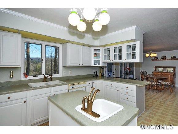 49 Hamilton Drive - Photo 8