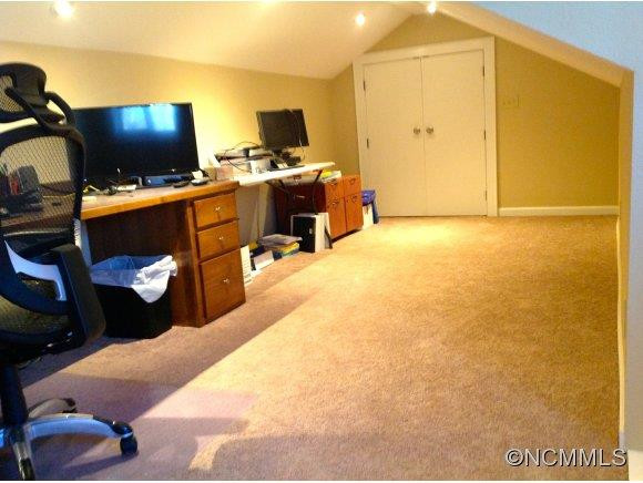 384 Montevista Avenue - Photo 8