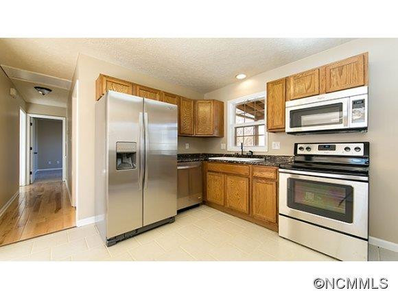 17 Northwood Dr - Photo 2