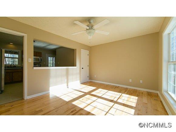 17 Northwood Dr - Photo 3