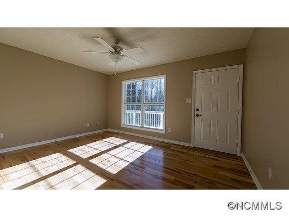 17 Northwood Dr - Photo 4