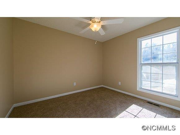 17 Northwood Dr - Photo 6