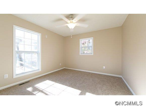 17 Northwood Dr - Photo 7