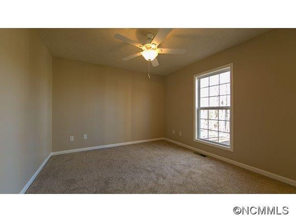 17 Northwood Dr - Photo 8