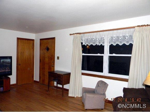 23 Sandhurst - Photo 3