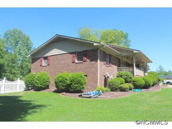 365 Robinson Creek Road - Photo 2