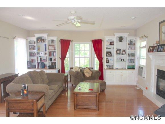 365 Robinson Creek Road - Photo 4