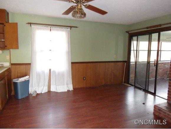2209 Evergreen Drive - Photo 3
