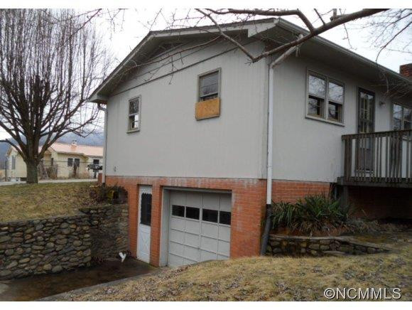 570 Mulberry Street - Photo 2