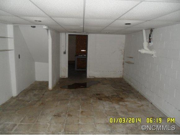 570 Mulberry Street - Photo 14