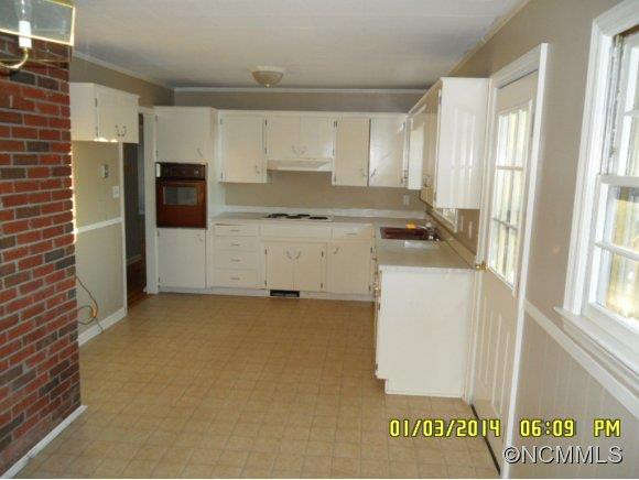 570 Mulberry Street - Photo 3