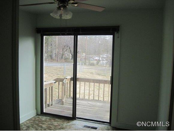 392 Old Hendersonville Highway - Photo 6