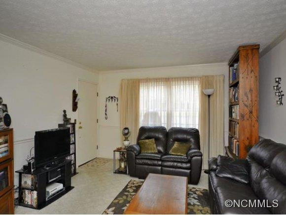 35 CAPRI LANE #11 - Photo 3
