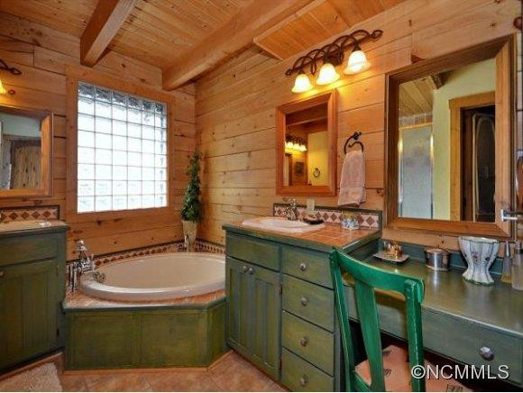 628 ROCKWOOD LANE - Photo 12