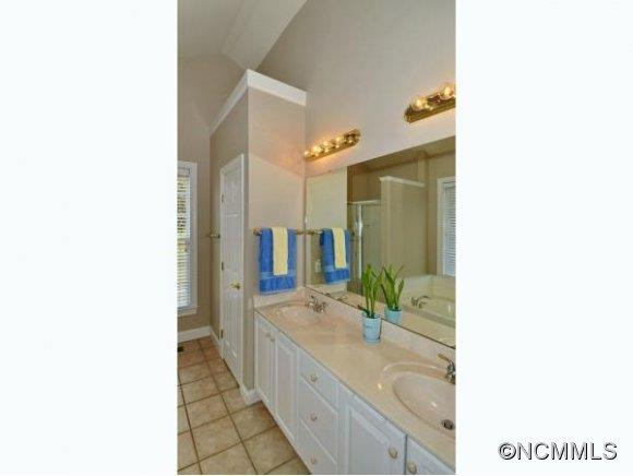 74 CLASSIC OAK CIRCLE - Photo 13