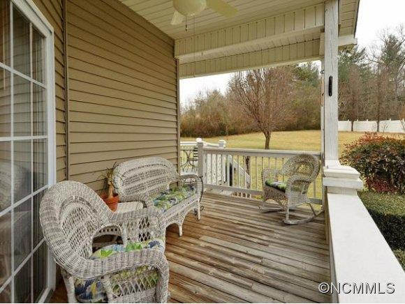74 CLASSIC OAK CIRCLE - Photo 8