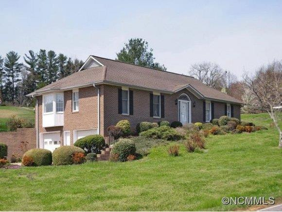 17 AMBER DRIVE