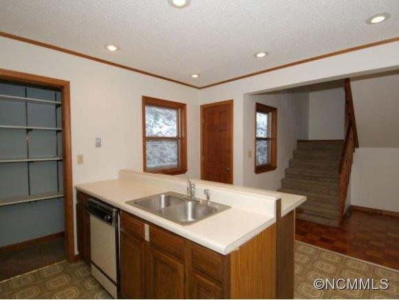 481 CHESTNUT WALK - Photo 6
