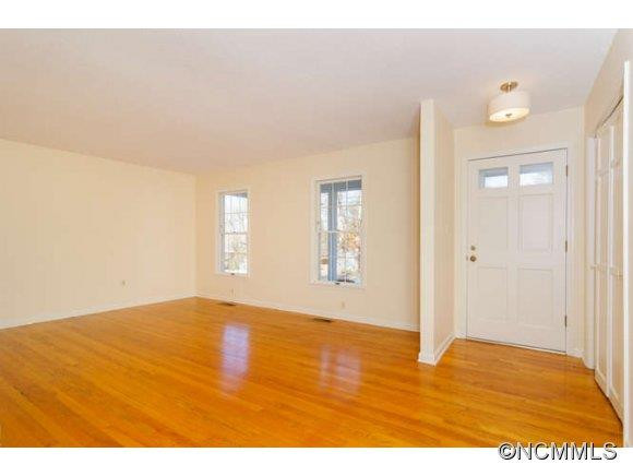 23 Deanwood Circle - Photo 2