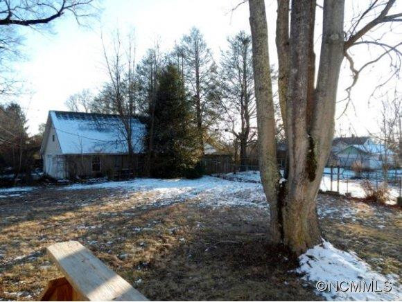 35 GREENWOOD ROAD - Photo 3