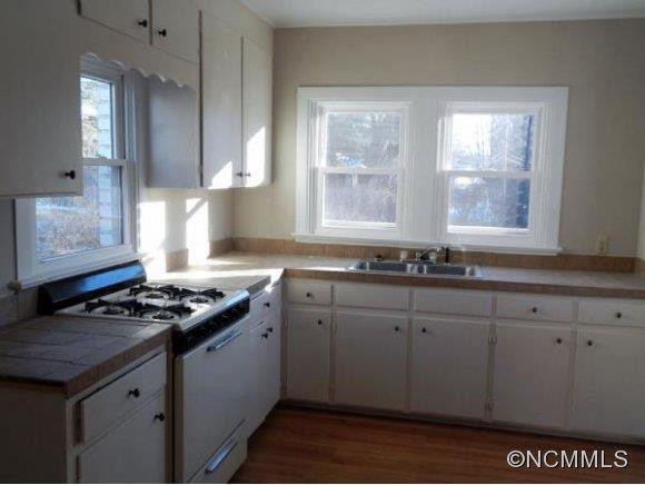 35 GREENWOOD ROAD - Photo 6