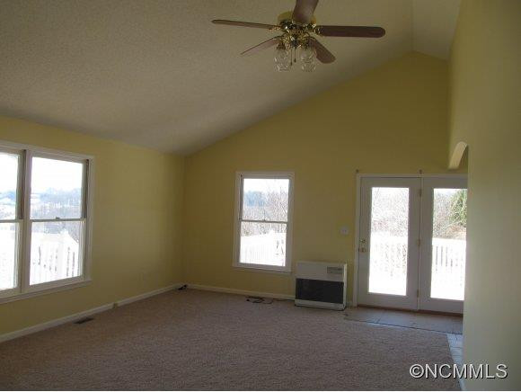 103 Clayton Drive - Photo 2