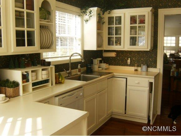 688 E. Park Place - Photo 6