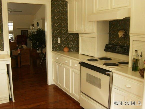 688 E. Park Place - Photo 7
