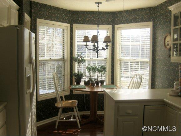 688 E. Park Place - Photo 8