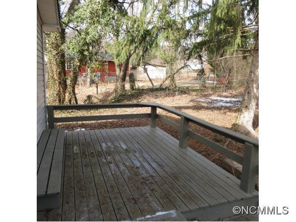 114 Pershing - Photo 16