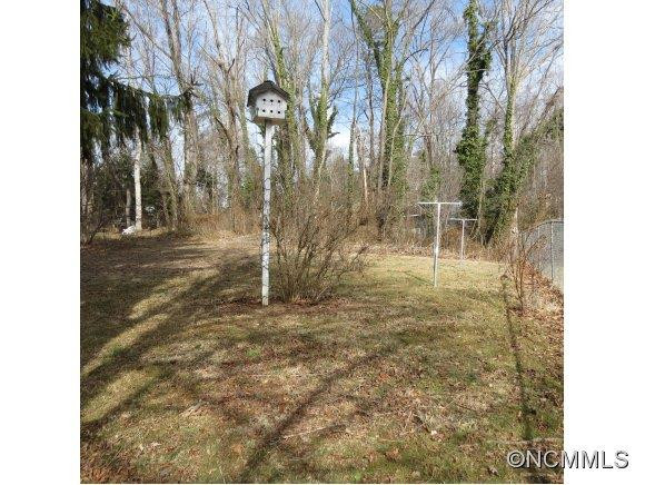 114 Pershing - Photo 17