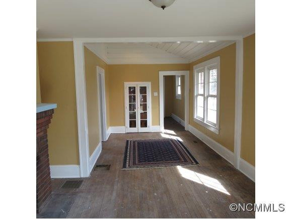 114 Pershing - Photo 3