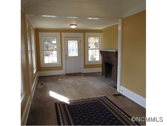 114 Pershing - Photo 4