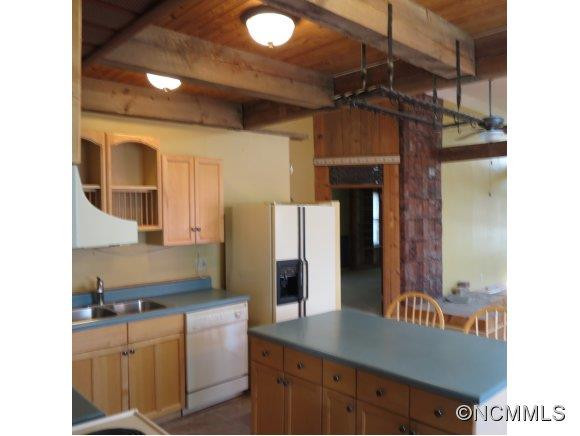 114 Pershing - Photo 6