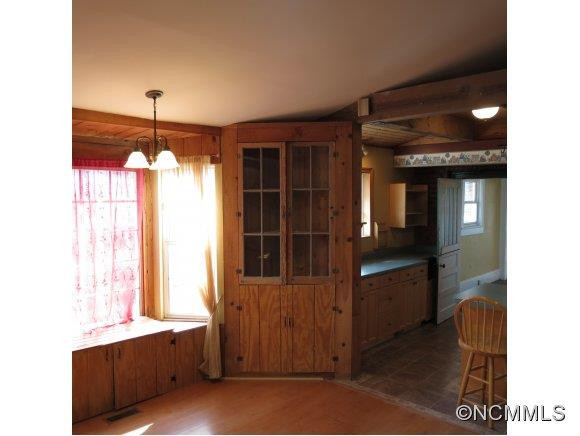 114 Pershing - Photo 9