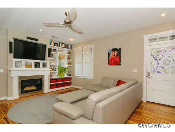 74 Magnolia - Photo 3