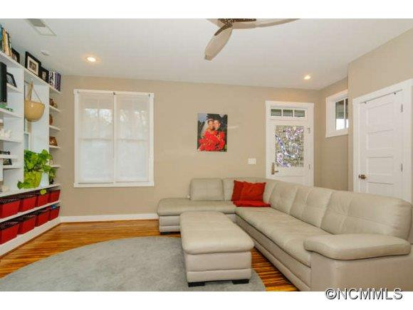 74 Magnolia - Photo 4