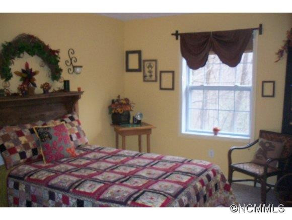 162 PIG PEN CV - Photo 9