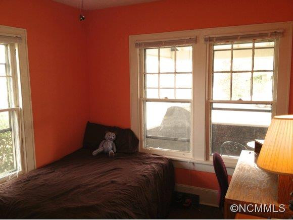 624 Brookshire St - Photo 13
