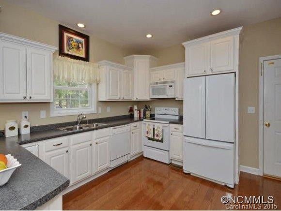 84 Driftstone Circle - Photo 7