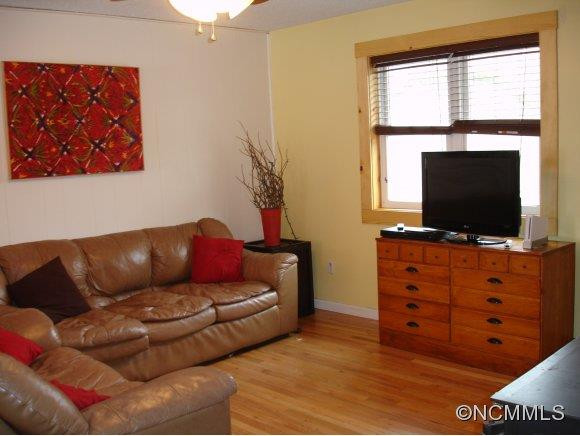 219 Cherry Cove - Photo 3