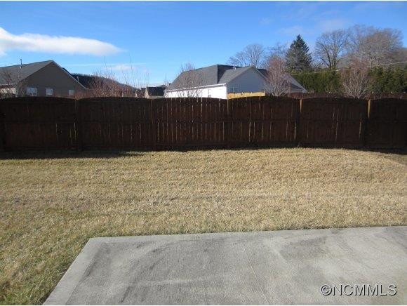 8 Thornwood Ct - Photo 2