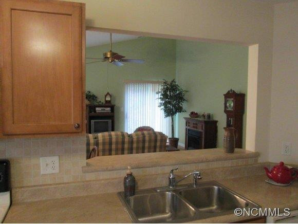 85 Clear Creekside Dr - Photo 8