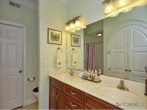 843 West Pointe Drive - Photo 12