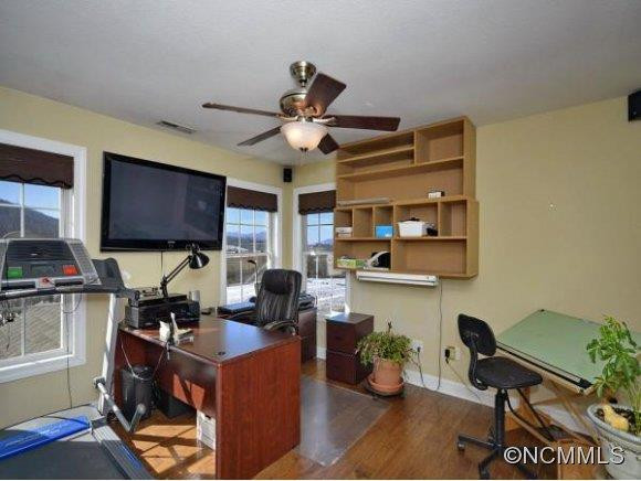 843 West Pointe Drive - Photo 15