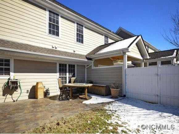 843 West Pointe Drive - Photo 17